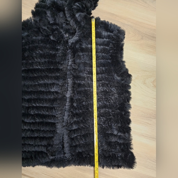 Black Saks Fifth Avenue Fur Vest M/L - Picture 10 of 11
